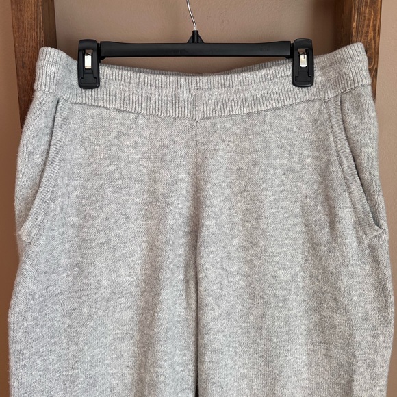 Old Navy Light Gray SoSoft Lounge Pants - Picture 3 of 5
